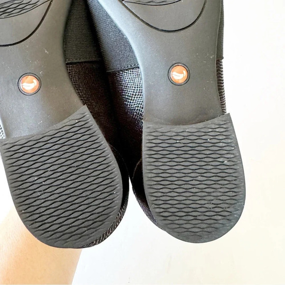 Clarks Unstructured Un Blush Lo Black Loafers Women’s Size 7 Wide Textured Look - Picture 11 of 12